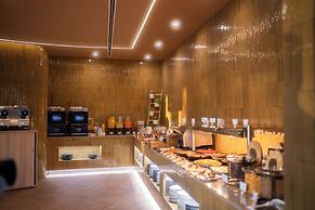 Castelo Suites Hotel