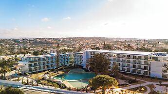 Castelo Suites Hotel