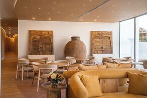 Castelo Suites Hotel