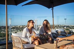 Castelo Suites Hotel