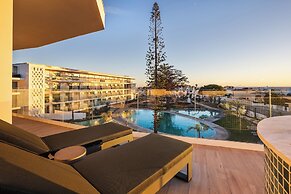 Castelo Suites Hotel