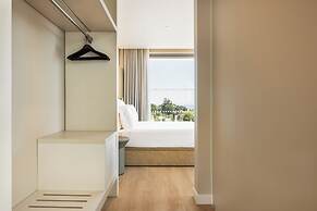 Castelo Suites Hotel