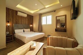 Crown Pyramids View Hotel