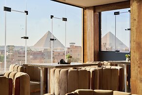 Crown Pyramids View Hotel