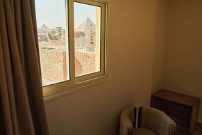Crown Pyramids View Hotel