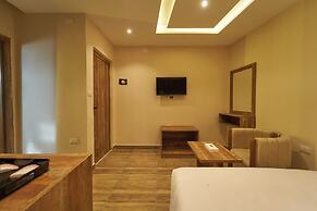 Crown Pyramids View Hotel