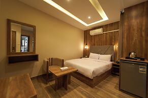 Crown Pyramids View Hotel