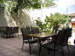 Guesthouse Bujtina Leon