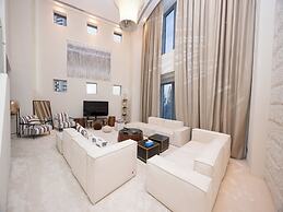 Paradise View Holiday Homes L.L.C.