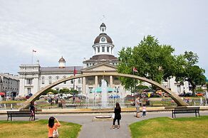 Hotel Wolfe Island