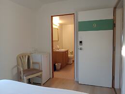 Hotel Wolfe Island