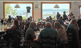 Hotel Wolfe Island