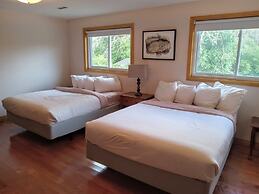 Hotel Wolfe Island