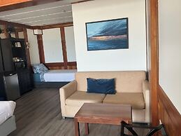 Hotel Wolfe Island