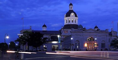 Hotel Wolfe Island
