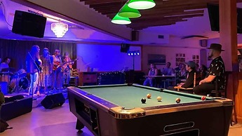 Hotel Wolfe Island