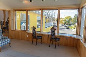 Hotel Wolfe Island