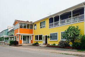 Hotel Wolfe Island