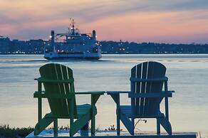 Hotel Wolfe Island