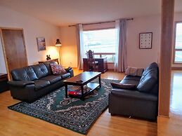Hotel Wolfe Island