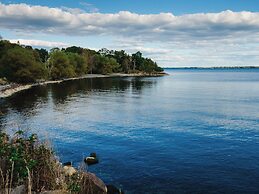 Hotel Wolfe Island