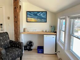 Hotel Wolfe Island