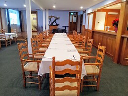 Hotel Wolfe Island