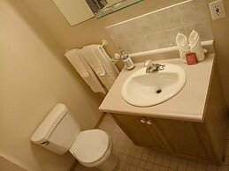 Hotel Wolfe Island