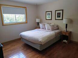 Hotel Wolfe Island