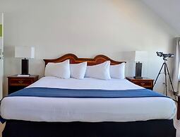 Hotel Wolfe Island