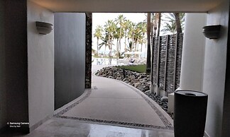 Ocean view beach suite