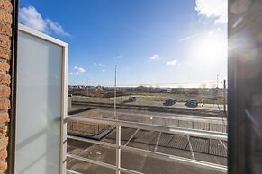 Flat With Frontal sea Views and Parking