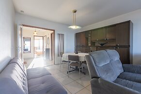 Flat With Frontal sea Views and Parking