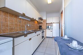 Flat With Frontal sea Views and Parking