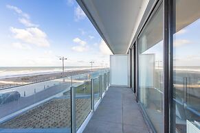 Flat With Frontal sea Views and Parking