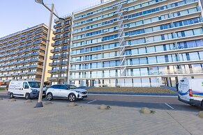 Flat With Frontal sea Views and Parking