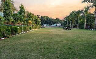 Corbett Evergreen Resort