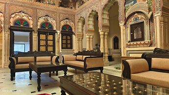 HOTEL MANDAWA VILAS