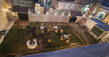 HOTEL MANDAWA VILAS