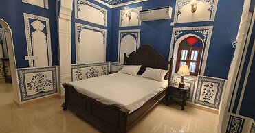 HOTEL MANDAWA VILAS