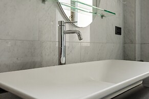 Elegant Apartment Near Duomo