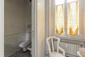 Elegant Apartment Near Duomo