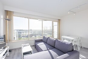 Modern, Renovated Studio With Open Views