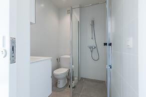 Modern, Renovated Studio With Open Views