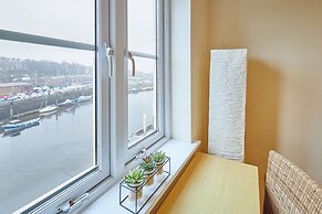 Host Stay Seal View