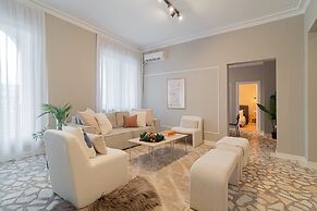 Loggia Luxe 5BR Living in Universitatii Area