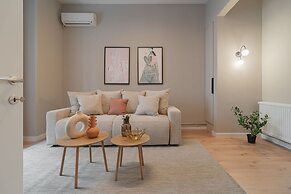 Loggia Luxe 5BR Living in Universitatii Area