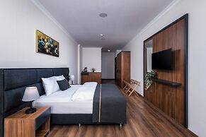 SH HOTEL
