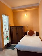 Om Mandakini Hotel