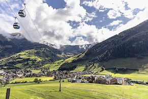 Lovely Apartment With Mountain Views